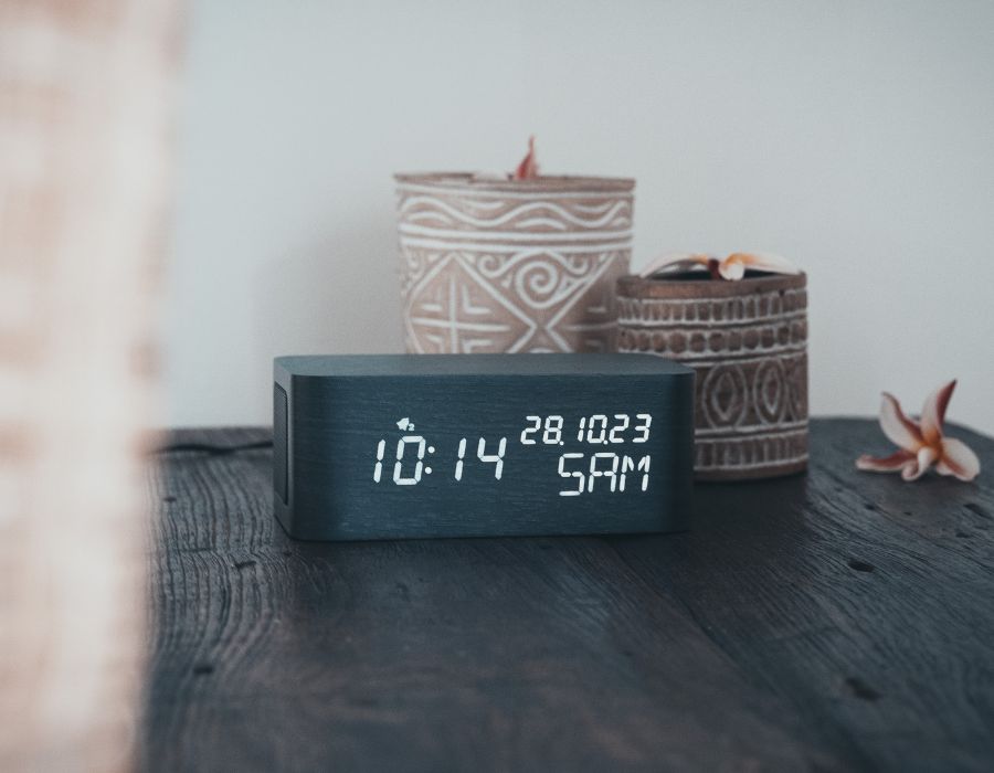 Wecker & Wireless Charger | Avenwood 032 Schwarz