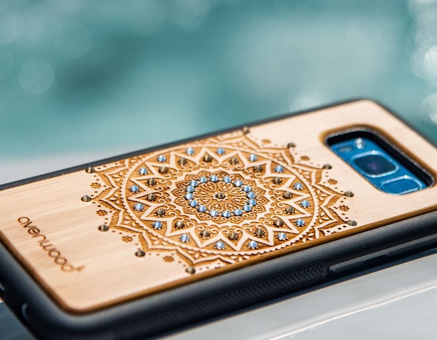 Coque arrière MANDALA SWAROVSKI pour Google Pixel 8 Pro