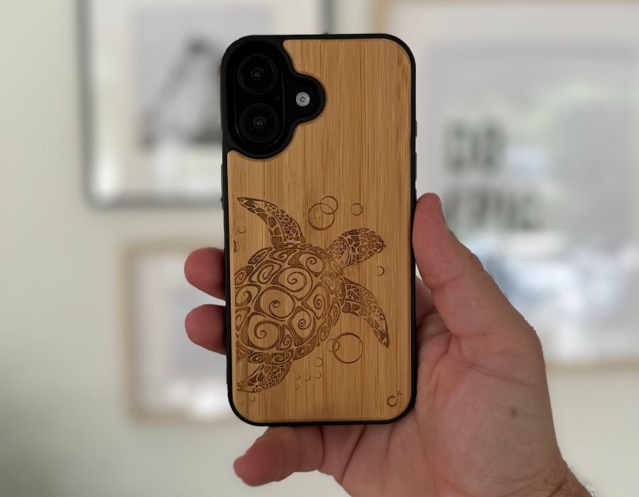 LÖWE iPhone 16 plus Backcase