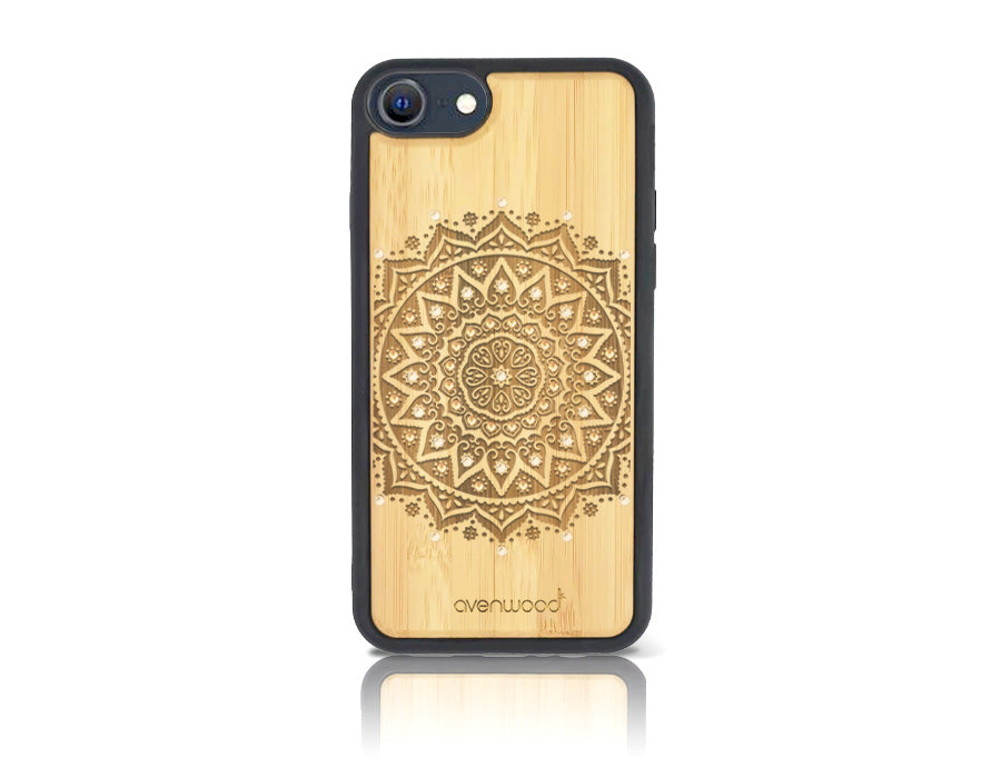 MANDALA SWAROVSKI iPhone SE 3. Generation (2022) Backcase