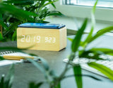 Bambus Wecker mit Qi Charging