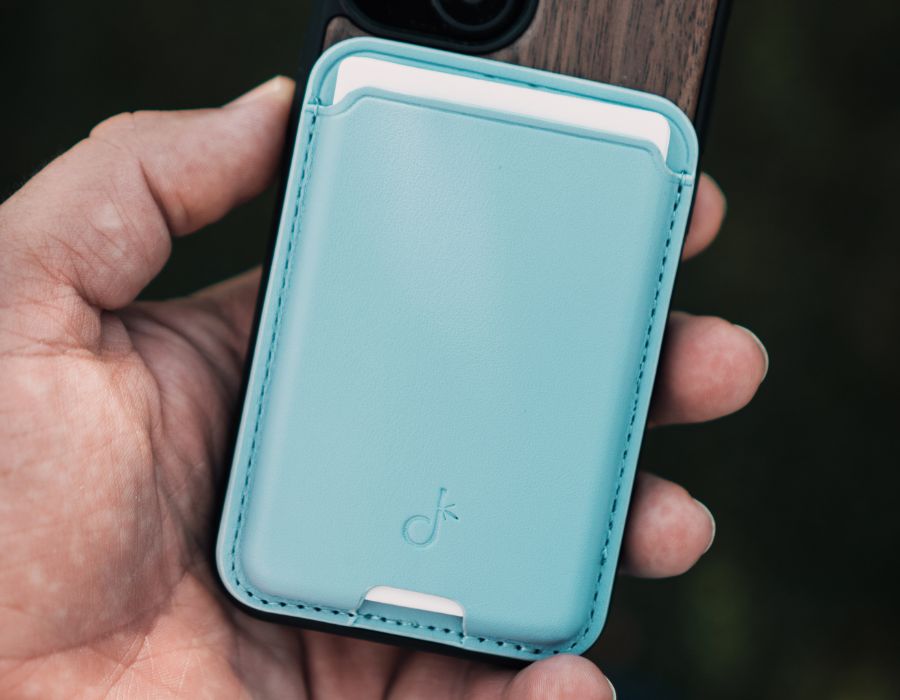 iPhone Wallet "Arctic" (hellblau)