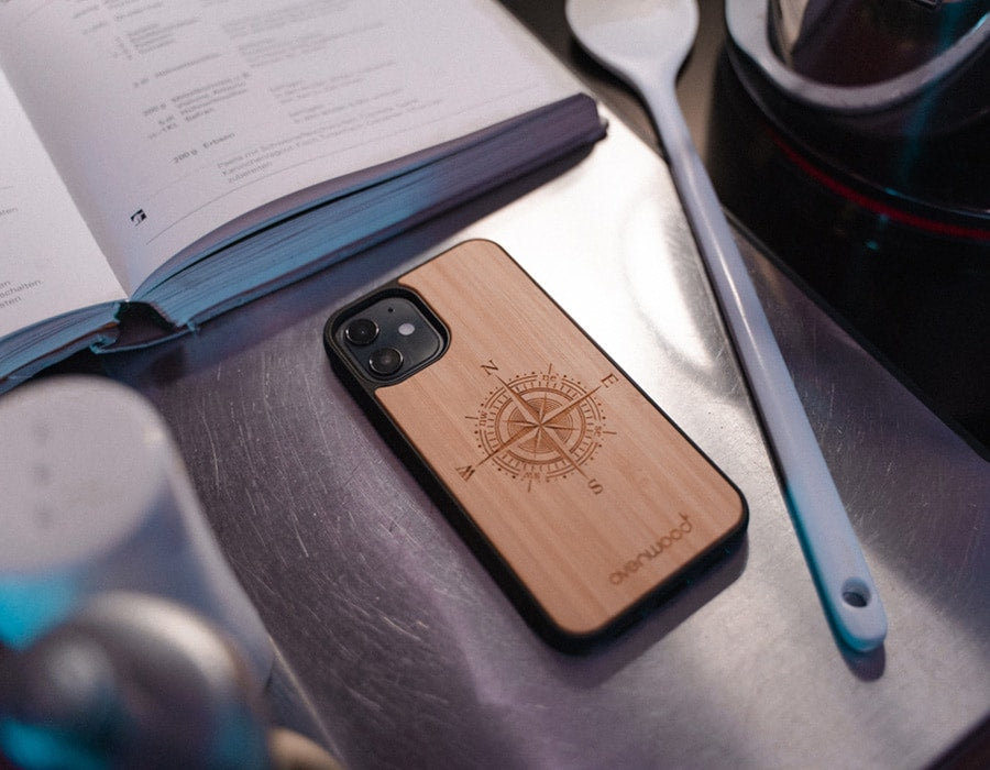 COMPASS iPhone 12 Backcase