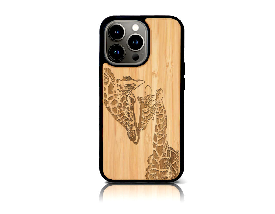 Coque bois-plastique iPhone 13 Pro GIRAFFES