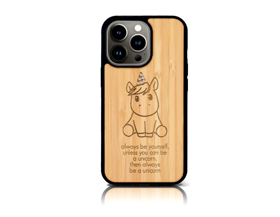 UNICORN SWAROVSKI iPhone 13 Pro Holz-Kunststoff Hülle