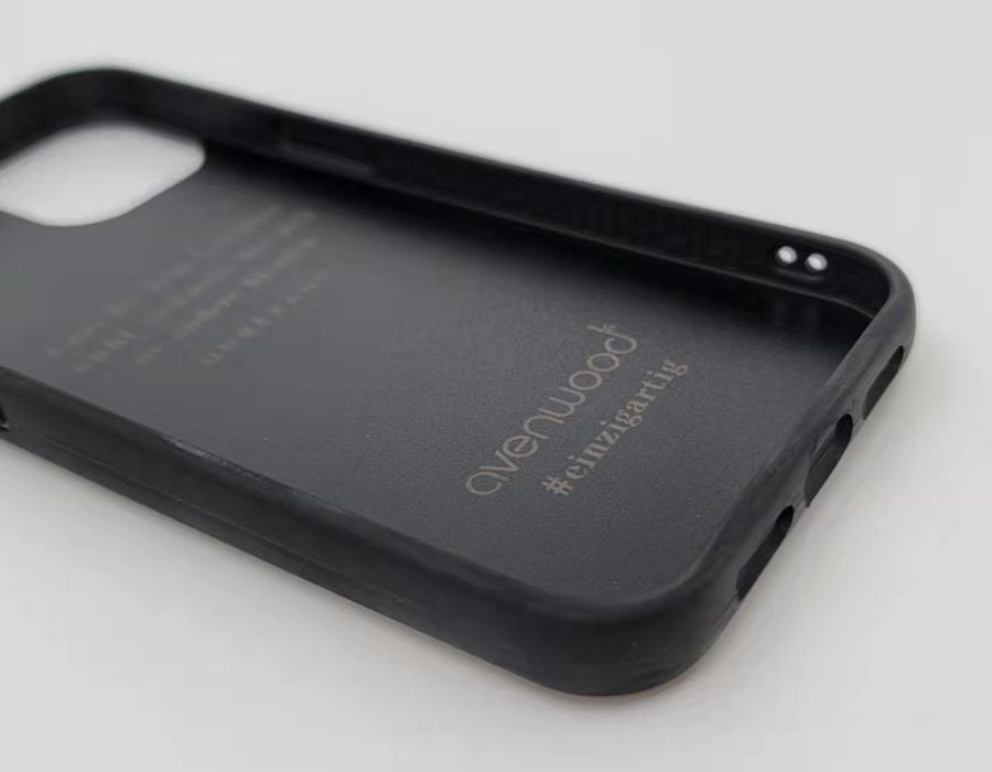 Coque bois-plastique COMPASS iPhone 13